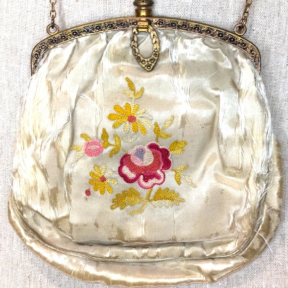 Handbags - VINTAGE Silk Purse Hand Embroidery